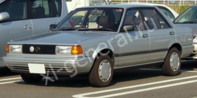 Лобовое стекло Nissan Sunny B12